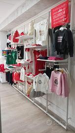 elementi da pareti con mensole e 2 tavoli