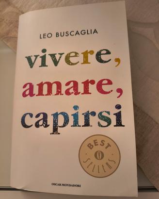 Libro di narrativa vivere amare capirsi 