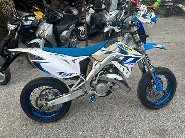 TM 125 Smr