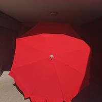 Ombrellone in cotone rosso e legno