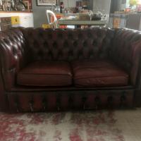Divano chesterfield
