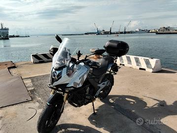 CF Moto MT 650