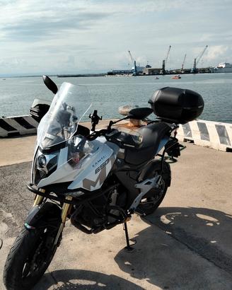 CF Moto MT 650