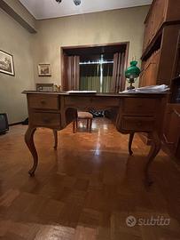 Scrivania in legno massello