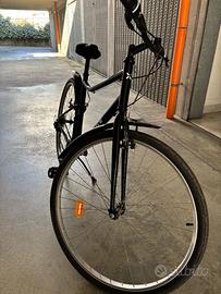 Bici trekking RIVERSIDE 100 nera