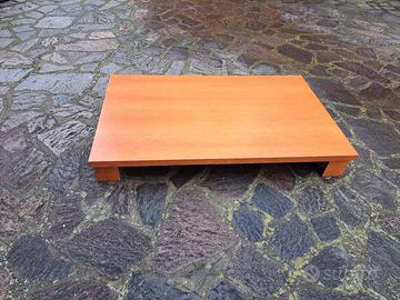 tavolino colore ciliegio con gambe in acciaio 