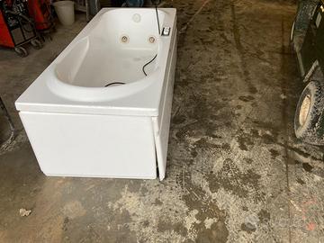 Vasca idromassaggio Jacuzzi