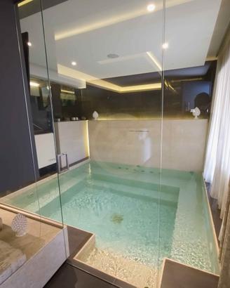 Villa singola con piscina + hotel con spa