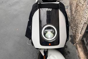NIU NQiX 300 luglio 2025 1.500 km + copertina