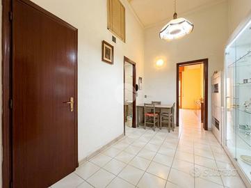 2 LOCALI A NAPOLI