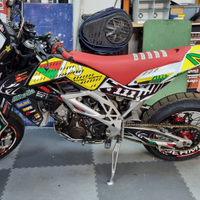 Aprilia sxv 550