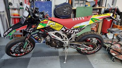 Aprilia sxv 550