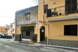 2 LOCALI A MONREALE