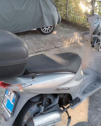 scooter Honda Dylan 150
