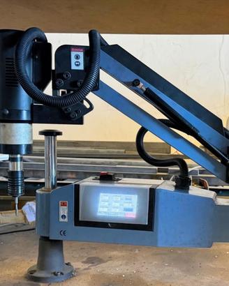 Maschiatrice / filettatrice da banco automatica