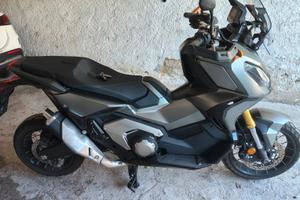 Honda X-ADV 750 2023, 14.000 km