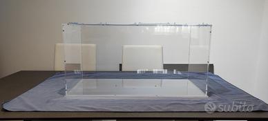 teca in plexiglass