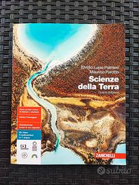libro scolastico " Scienze della Terra" 