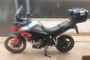 Moto triumph tiger 850s