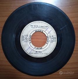 Raccolta di 45 giri senza copertina