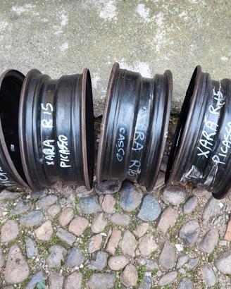 Cerchi in ferro R15 quattro fori