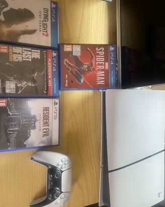 Play station 5 più 4 giochi