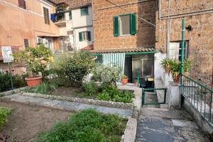 3 LOCALI A CIVITA CASTELLANA