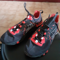 Scarpe rosse e nere