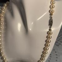 Collana di perle a filo singolo