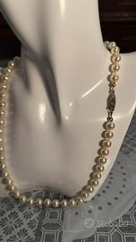 Collana di perle a filo singolo