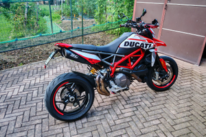 Hypermotard 950