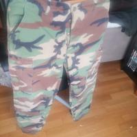 pantaloni mimetici woodland 