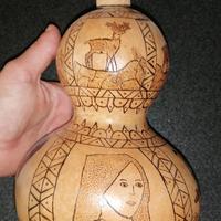 Soprammobile di artigianato sardo inciso a mano