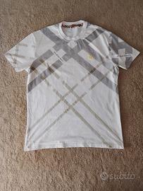 maglietta Burberry  taglia L ma veste M 