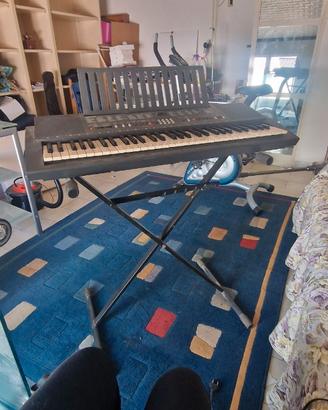 Strumenti musicali :  Yamaha PSR-200
