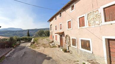 Rustico / Casale di 263 m² a Negrar di Valpolicell