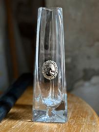 Vaso in vetro con medaglione donna
