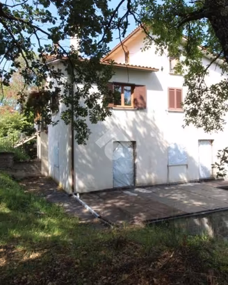 CASA SEMINDIPENDENTE A ROCCA SINIBALDA