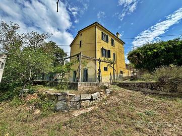 CASA SEMINDIPENDENTE A GUALDO TADINO