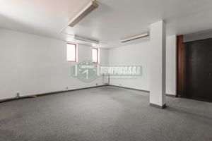 LOCALE AD USO UFFICIO DI AMPIA METRATURA