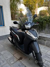 Honda SH 300 Sport 2017 – 20.000 km – Perfetto