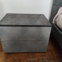 Letto con due comodini