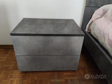 Letto con due comodini