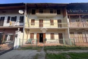 CASA SEMINDIPENDENTE A CARAVINO