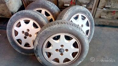 Pneumatici estivi 165/70 r14 con cerchi in lega