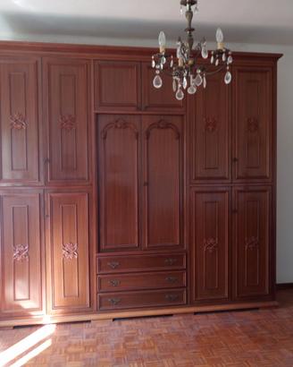 Letto, comò, specchio, comodini, armadio 