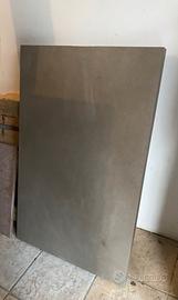 Pannello lastra gress porcellato usato per tavolo