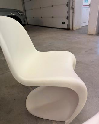 Panton chiair vitra. Design verner panton