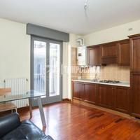 2 LOCALI CON TERRAZZO