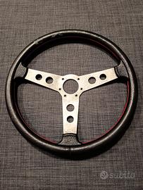 Volante sportivo Hellebore 33 per Fiat e Mini